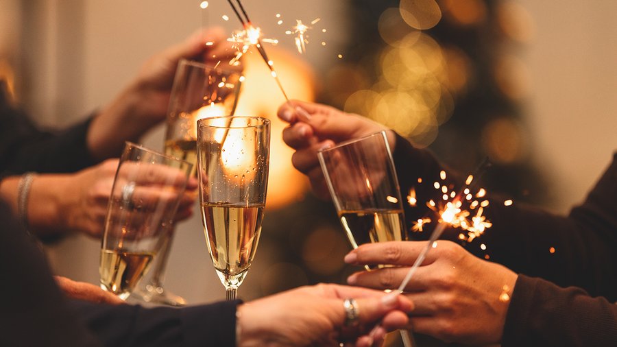 Brindis con champagne en Año Nuevo